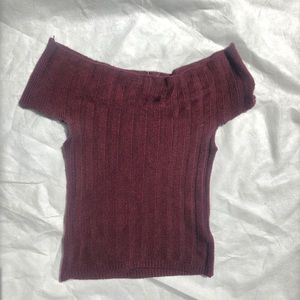 Silence and Noise Burgundy Off shoulder Sz S top